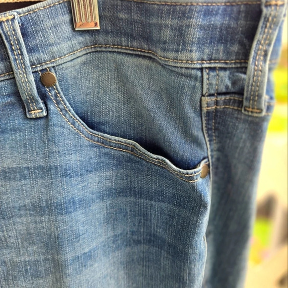 Torrid denim blue jeans flared bottom size 18T (tall) - Picture 7 of 13